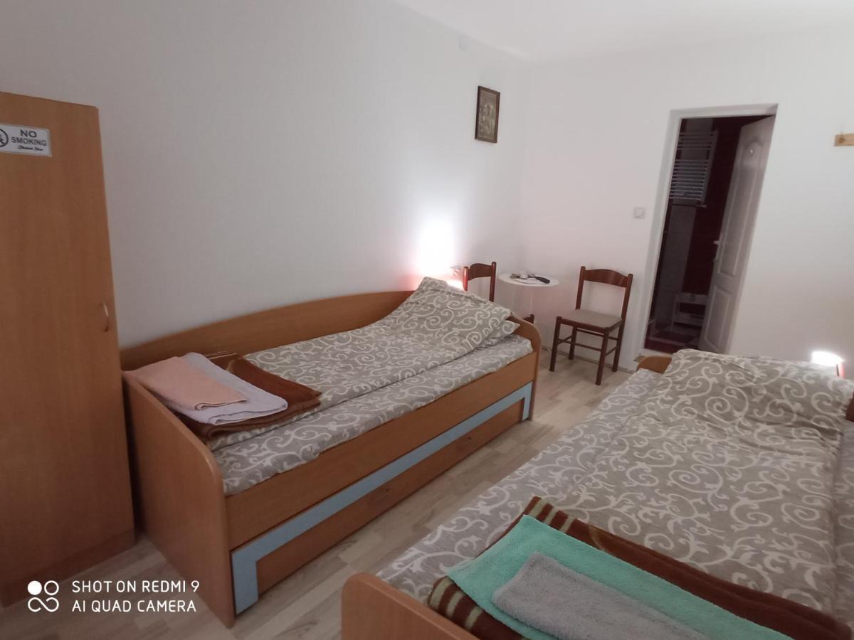 Guest House Vila Banjica Pirot Exterior foto